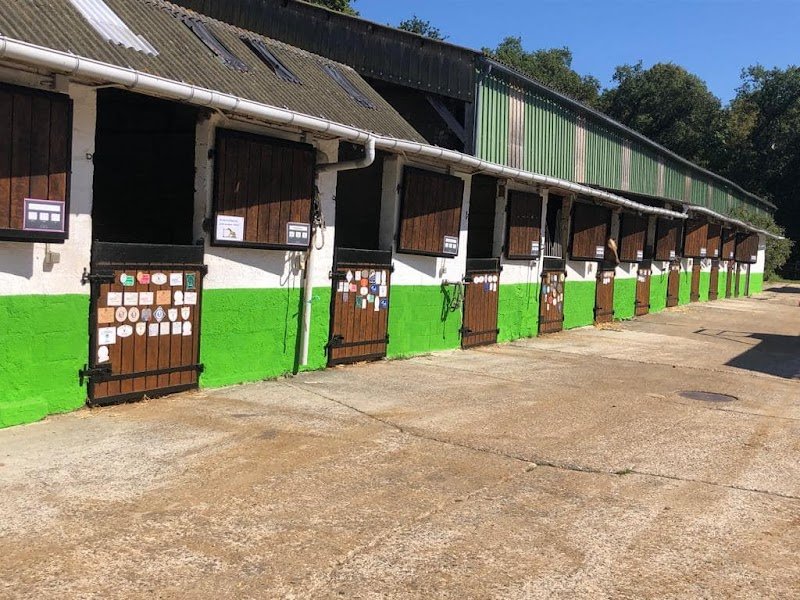 Les Ecuries au Cœur de L'Isle Adam - Centre équestre 95 - photo 1