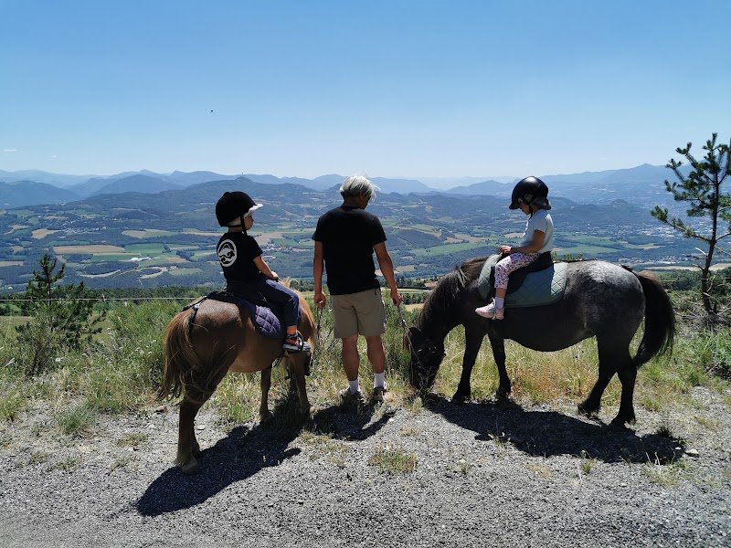 GARNIER LUCIE - CENTRE EQUESTRE "Chez Les Petits Lu" - photo 2