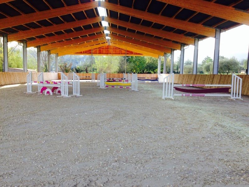 ECURIES MLJ - photo 2