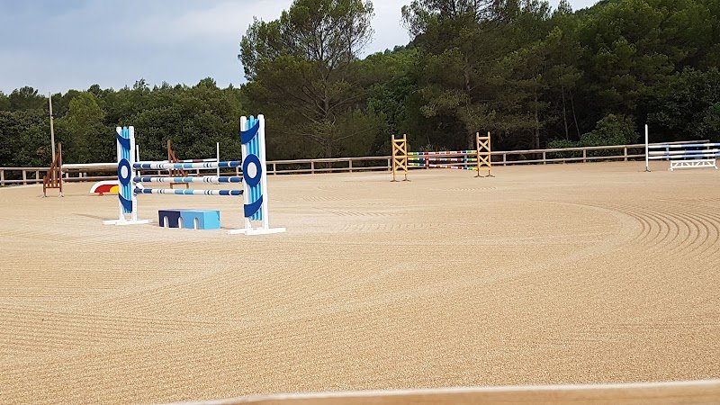 DOMAINE EQUESTRE LOU SUVE