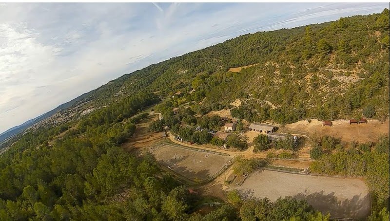 Centre Équestre Château Laval - Gréoux les bains - photo 1