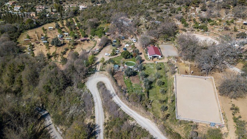 Ecurie au pied du férion gérée par Marcaillou Cindy - photo 1