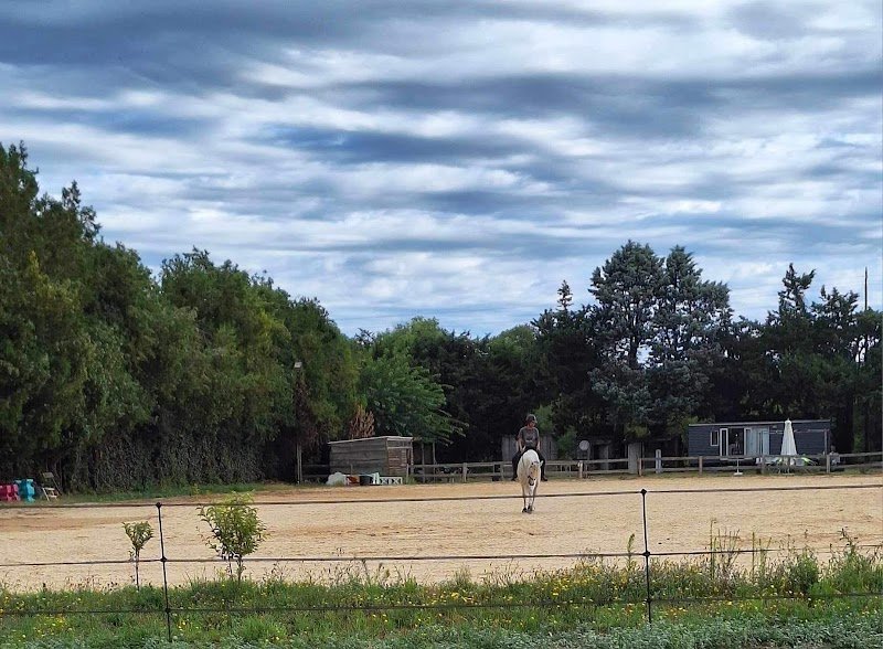 ecuries des petites dames - photo 1