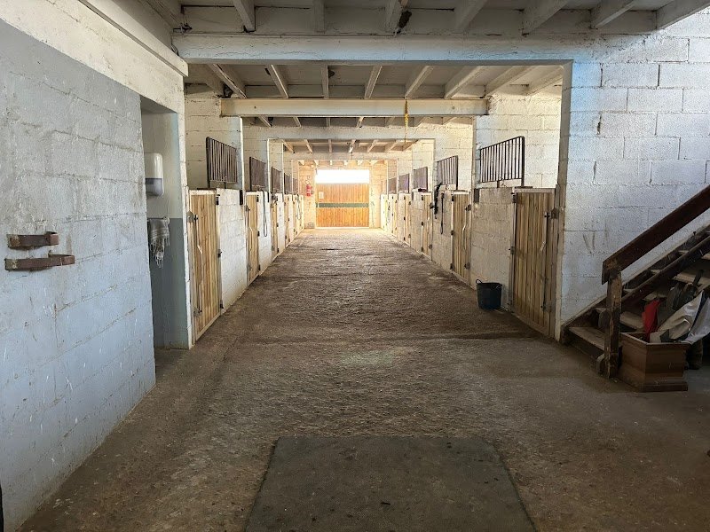 ECURIES DE ROUVRE - photo 2