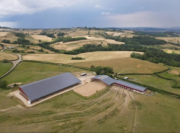 Luna's Farm Écurie de propriétaires pension tous chevaux.