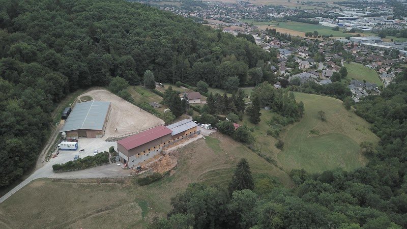 Les Écuries du Cha'let - photo 3