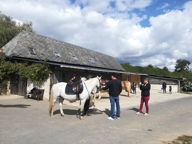 Gîte Les chevaux de Saint Victor et Centre équestre