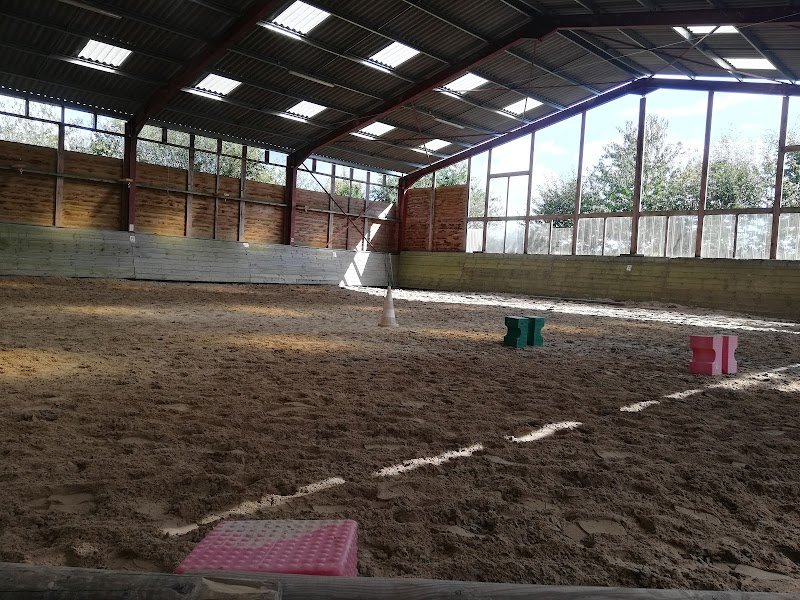 Gîte Les chevaux de Saint Victor et Centre équestre - photo 2