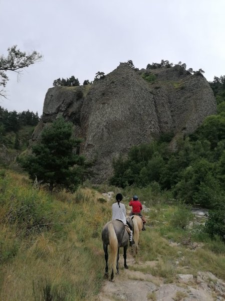 Les Ecuries de l'Aventure, ferme équestre. - photo 1