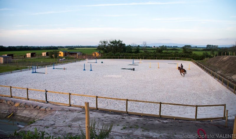 Les écuries de la Limagne - photo 1