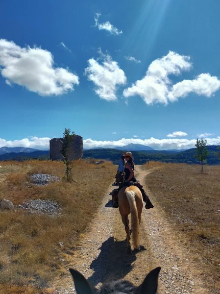 Chevauchée del Bronco : Balades et randonnées à cheval Saint Agnan en Vercors Drôme - photo 3