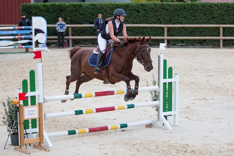 CENTRE EQUESTRE LES 4 FERS