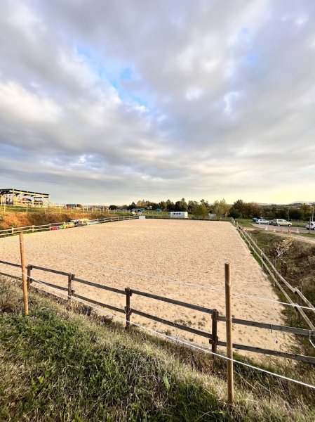 Ecurie Julia Blondel - photo 1