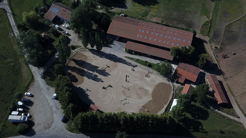 CLUB HIPPIQUE DE TARAVAS