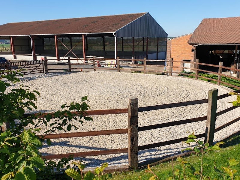 Ecuries de Deux-Villes - photo 1