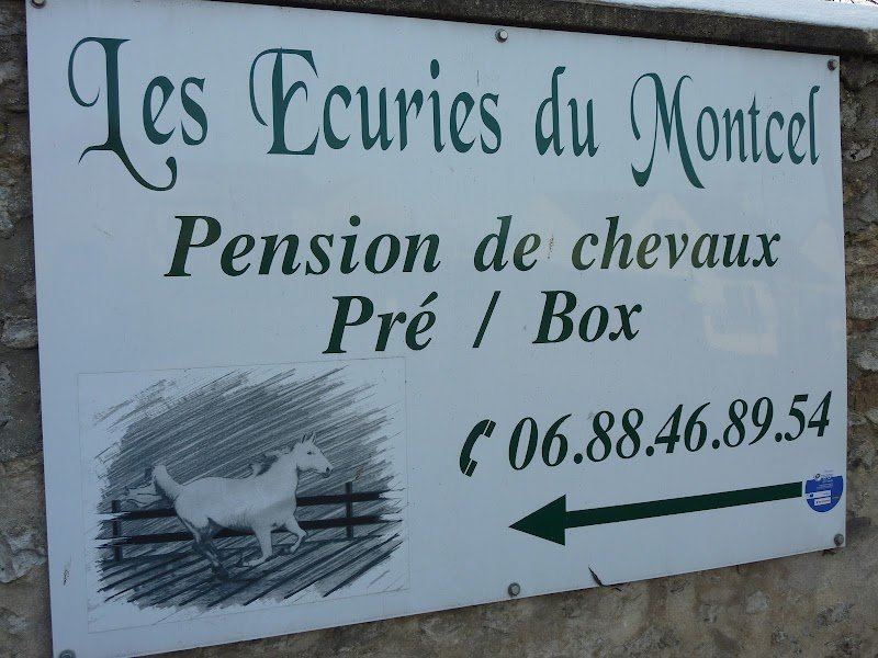 Les Ecuries Du Montcel - photo 1