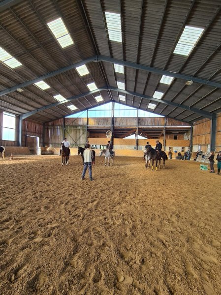 La Ferme Equestre des Monts- Ecurie de Montfeuillot - photo 1