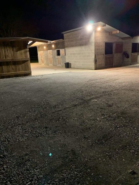 Les Écuries des Saules