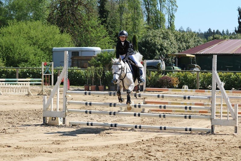 CENTRE HIPPIQUE DE RAHON - ÉCURIE LAIBE