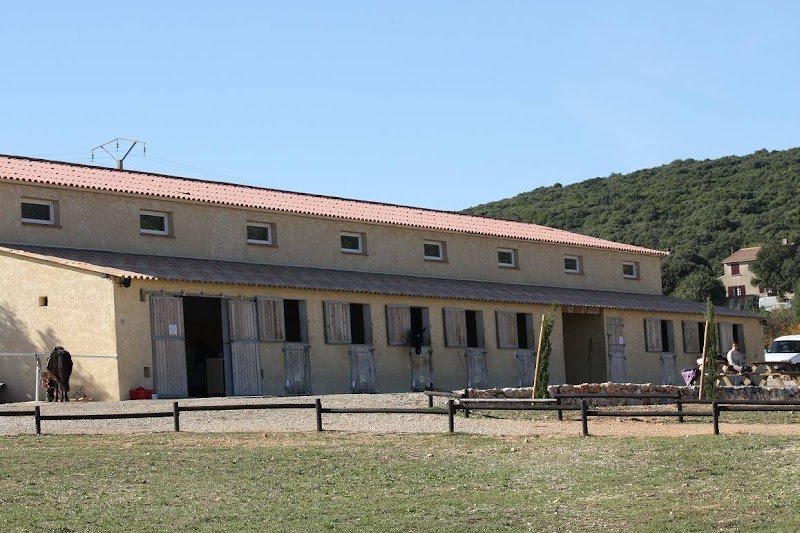 Les écuries de la Plaine - photo 1