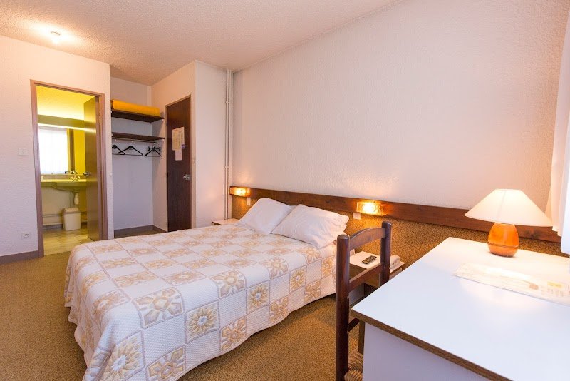 Hôtel Le Fer à Cheval - photo 2