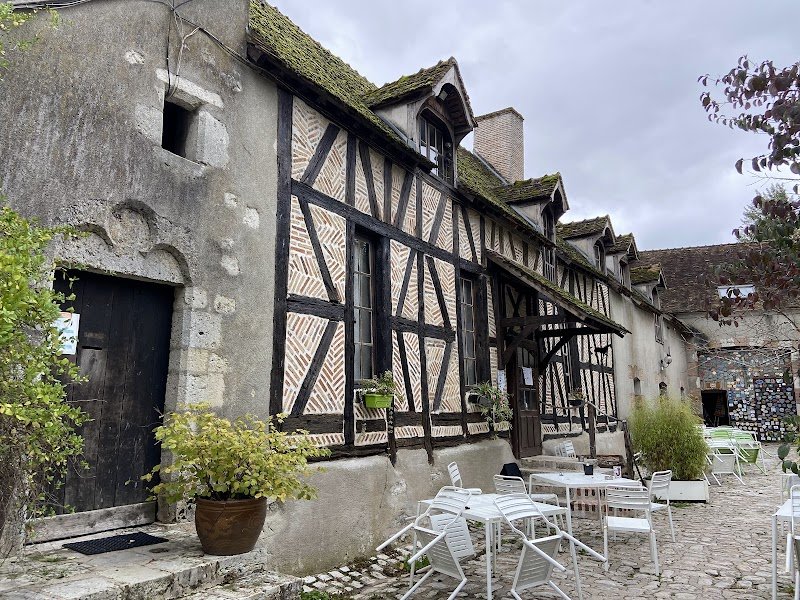 Les Ecuries de Saint Cyr