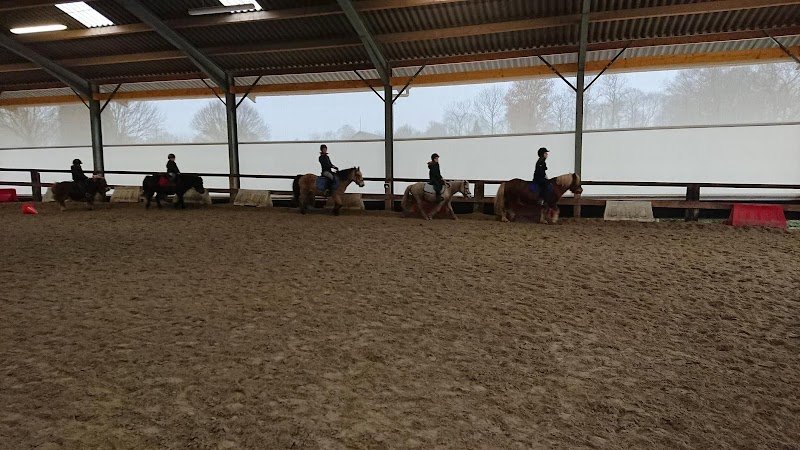 ECURIES DE LOCQUILLEC