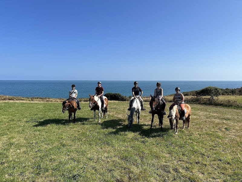 Centre Equestre Bretagne Cancale : Les Douets Fleuris - photo 2