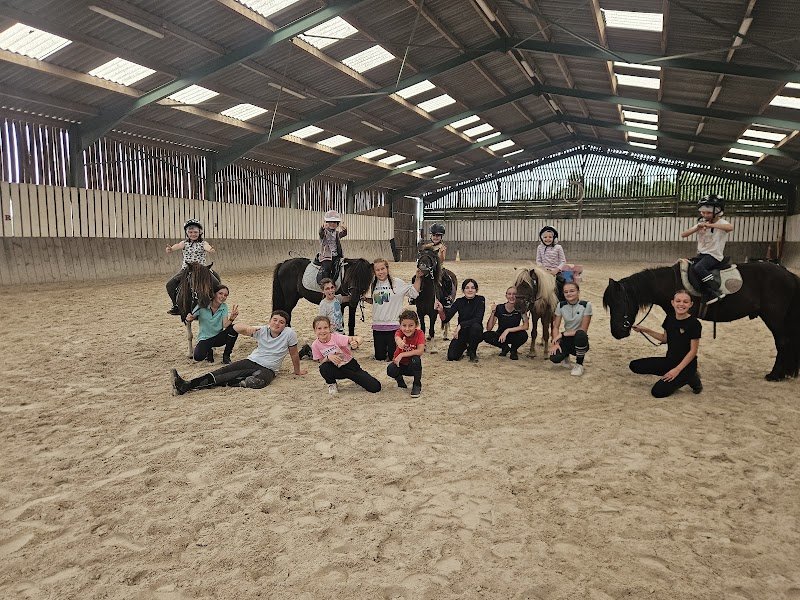 Centre équestre de la Roche aux Fées - photo 1