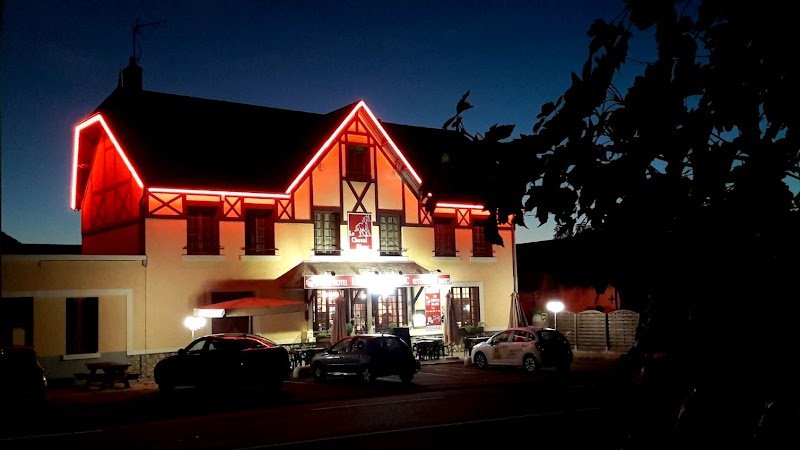 Logis Hôtel le Cheval Blanc - photo 1