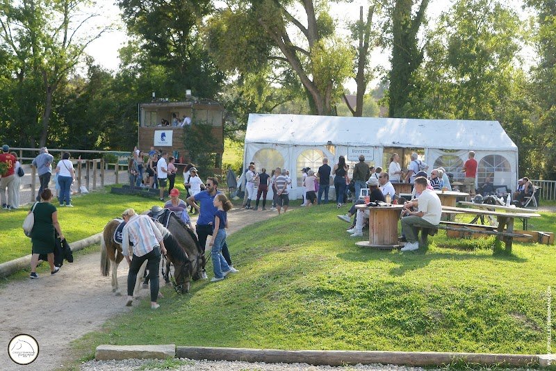 Ecurie du Parc des Lyons - photo 1
