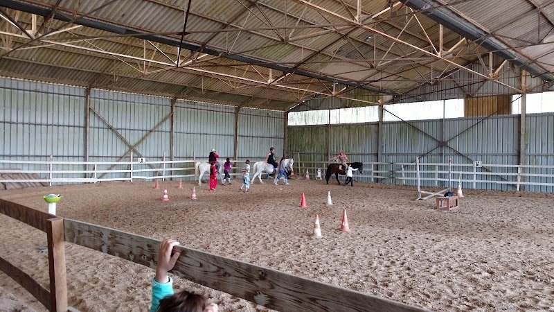 Poney-Club des Crins Fleuris - photo 1