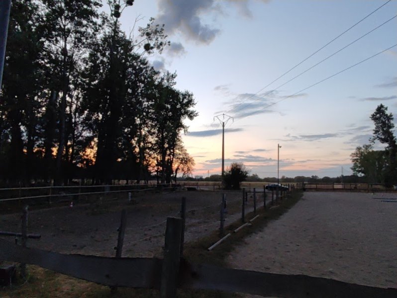 centre équestre / Écuries ROCA - photo 1