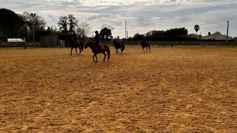 Les Cavaliers des Granges - photo 2