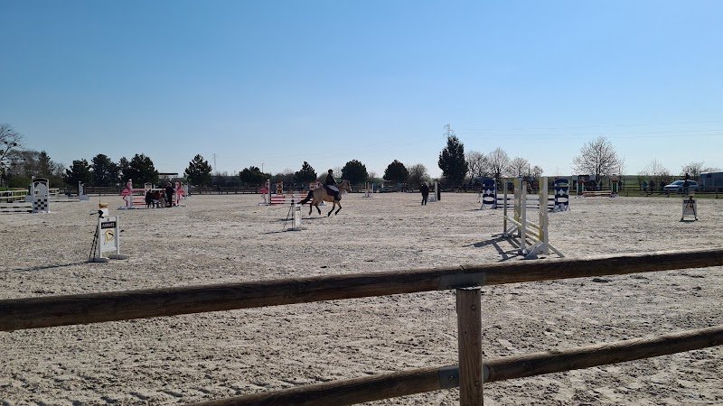 Centre Équestre Poney Club Le Destrier