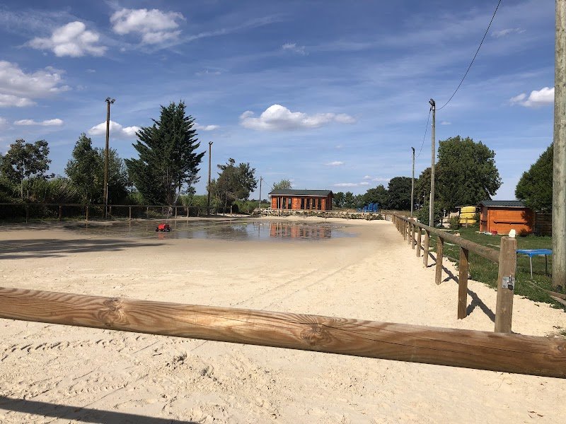 Centre équestre / Poney club L’Étrier Chiroquois - photo 2
