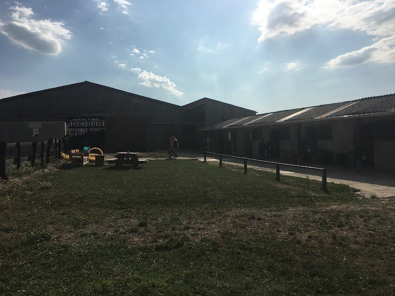 Ferme equestre de la perele - photo 2