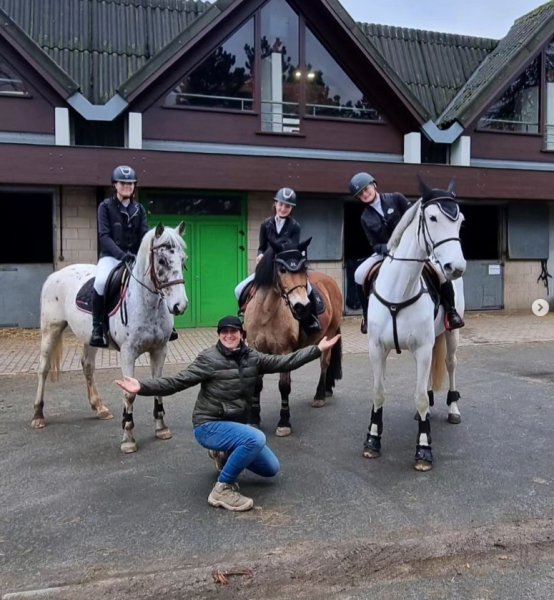 Ecuries Art'Questro - Centre équestre et poney club à Fromelles