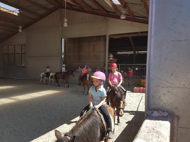 Ecurie St Eleuthere - photo 1