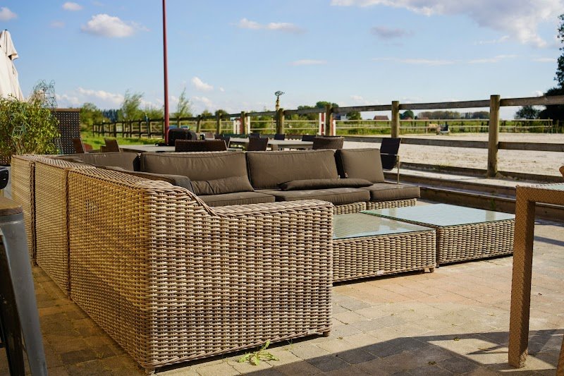 SARL CENTRE EQUESTRE DE BERSEE, écurie des Peupliers - photo 2