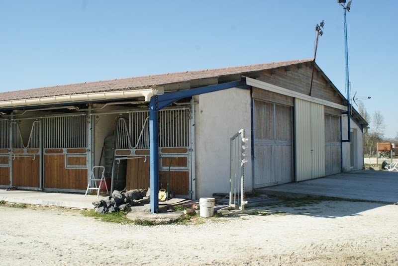 Ecuries Nicolas MERGNAC - photo 3