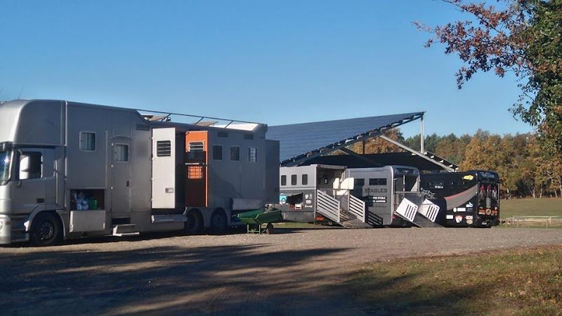 Ecurie des Pins - photo 1