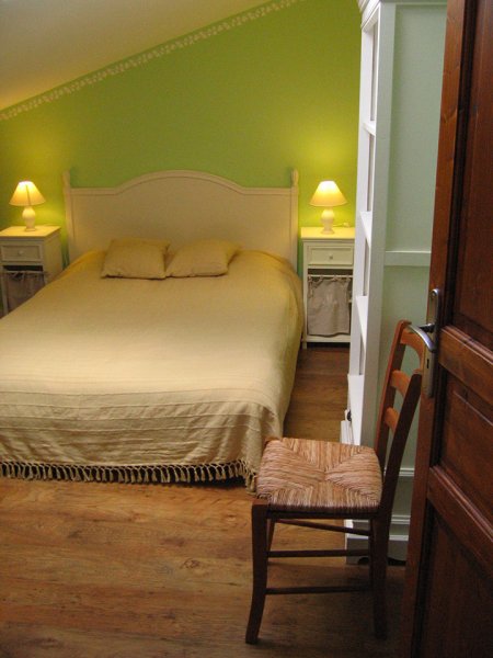 Au Logis des Charmilles : Location de vacances dans gîte de charme authentique au calme à la campagne , Relais étape de tourisme équestre avec pension pour chevaux Poitou-Charentes (Deux-Sèvres) en No - photo 2