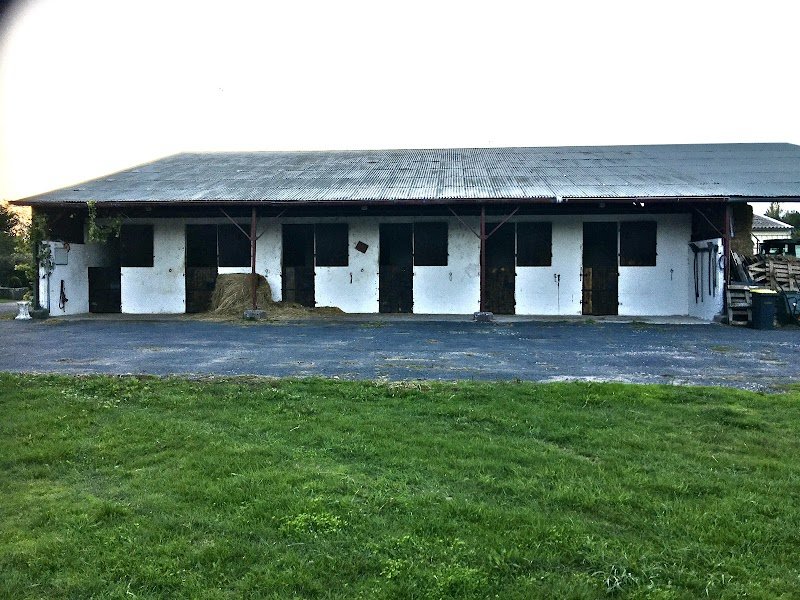 FERME ÉQUESTRE Les Guittons - photo 1